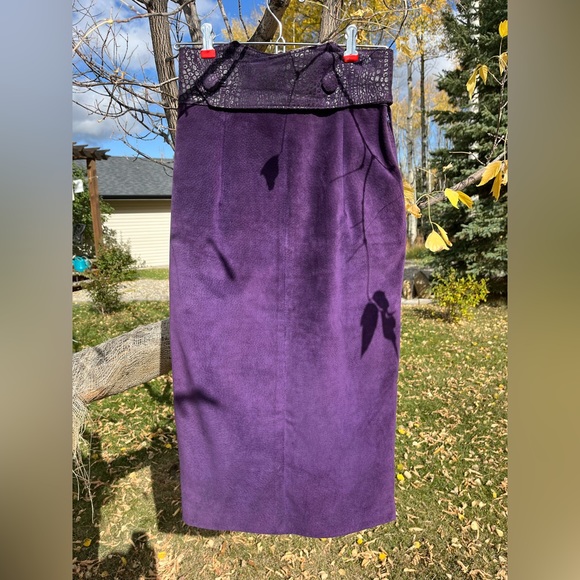 Danier Suede Pencil Skirt - Picture 1 of 12